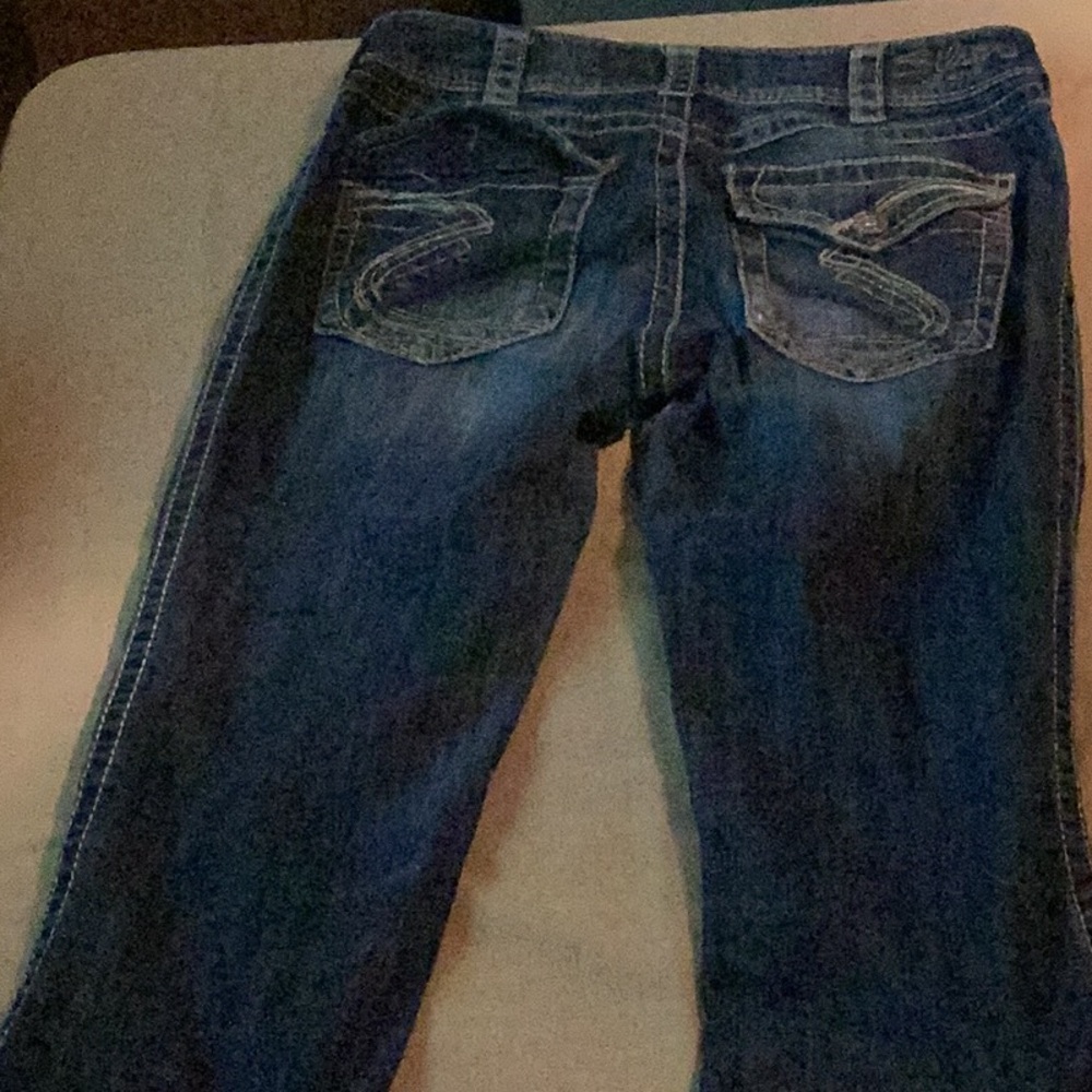 EUC Silver Jeans Blue CAPRIS Denim